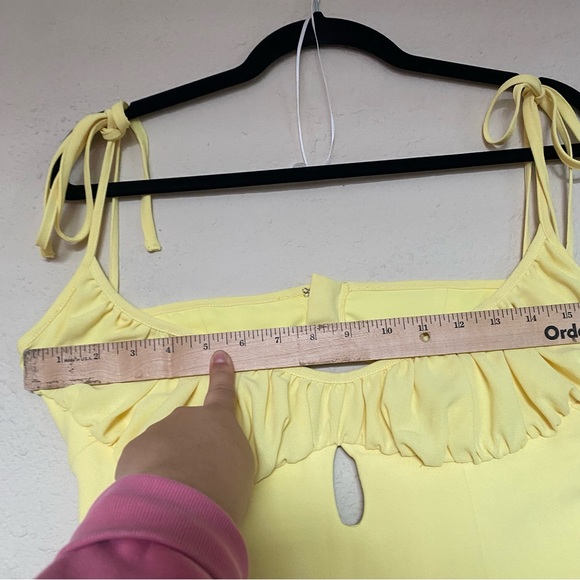 House of CB ‘Soren’ Buttercup Cutout Mermaid Midi yellow NWT size M - Picture 8 of 12